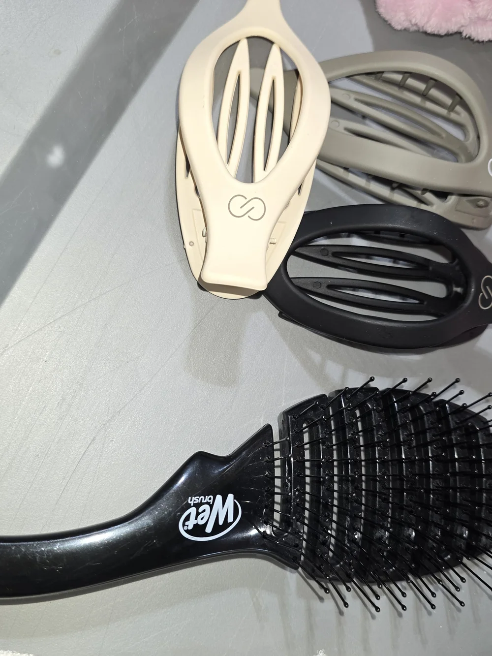 Women's Spa Kit: 2 Brushes, Body Glove And Scrubber, Hair Clips, Head Bands,